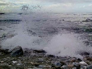 codice-giallo-per-mareggiate-sulla-costa-dalla-versilia-a-piombino