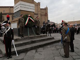 su-piazza-dellunita-lombra-del-giardino-nidiaci