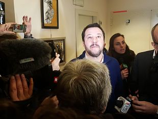 campagna-elettorale-matteo-salvini-a-firenze-e-scatta-la-protesta-degli-antagonisti