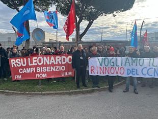 lavoro-oggi-lo-sciopero-dei-lavoratori-della-leonardo-di-campi-bisenzio