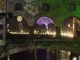 la-bellezza-di-firenze-ripresa-di-notte-con-il-drone-durante-il-natale