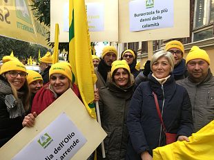 olio-da-salvare-a-roma-i-giovani-di-coldiretti-toscana-da-arezzo-grosseto-e-siena