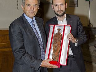 ferruccio-ferragamo-premiato-a-cortona