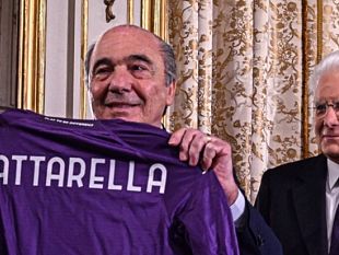 una-maglia-viola-per-il-presidente-mattarella