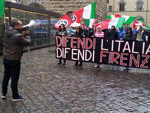 firenze-i-fumogeni-della-destra-contro-larte-di-ai-wei-wei
