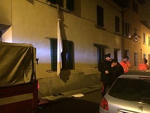 incendio-in-un-appartamento-i-carabinieri-salvano-i-bambini