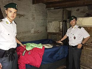 prato-ai-poveri-4-mila-capi-di-abbigliamento-sequestrati