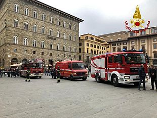 firenze-minaccia-salto-signoria-loggia