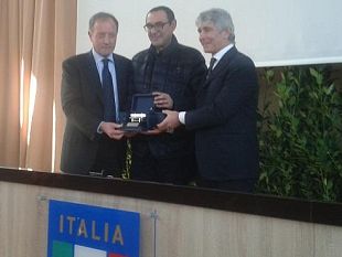 maurizio-sarri-e-panchina-dargento-a-coverciano