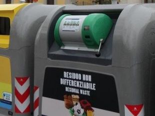 b401271508-firenze-cambia-la-raccolta-dei-rifiuti-un-corso-di-quadrifoglio-per-cittadini