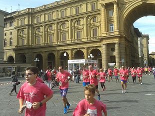 corri-la-vita-riempie-firenze