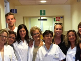 lattrice-barbara-de-rossi-in-visita-allospedale-ponte-a-niccheri