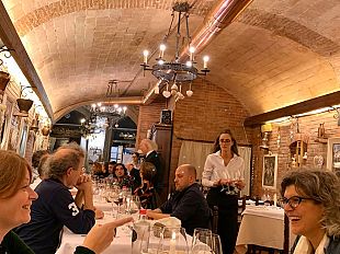 succede-a-siena-tra-borghi-e-cantine-torna-su-i-sentieri-del-gusto