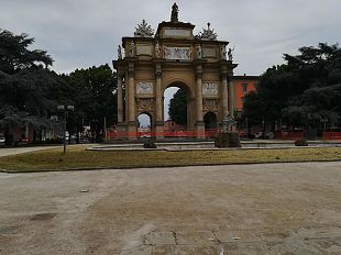 liberta-sparisce-il-recinto-finalmente-una-piazza