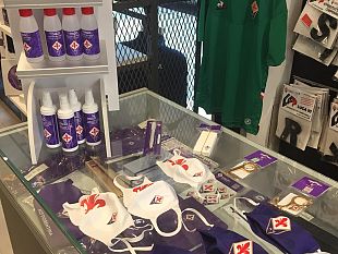 mascherine-della-fiorentina-sono-arrivate-allo-store-dello-stadio