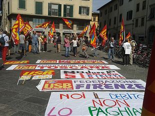 sciopero-a-firenze-dei-lavoratori-pubblici-costretti-al-lavoro-nero