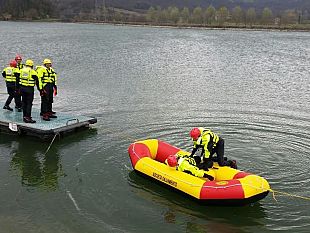 soccorso-in-acqua-protezione-civile-si-esercita-a-bilancino