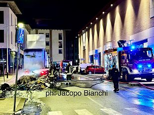 novoli-incendio-nel-centro-commerciale