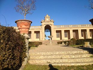 a-lastra-a-signa-il-caruso-wine-food