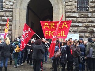 lavoratori-delle-scuole-a-part-time-verticale-in-300-al-presidio-a-firenze