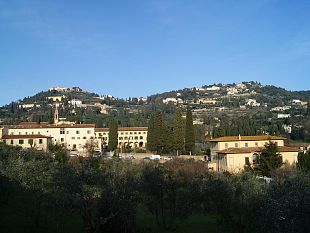 messa-di-suffragio-per-simoni-il-gonfalone-di-prato-a-fiesole