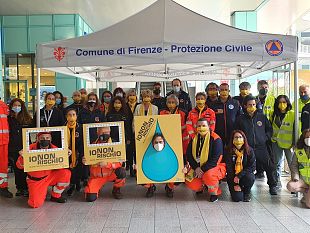 volontari-in-piazza-a-firenze