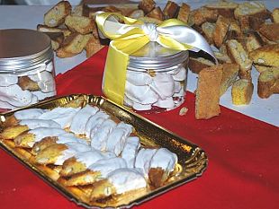 biscotto-glassato-al-vin-santo-regalo-pratese-per-papa-francesco