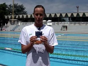 mare-inquinato-dalle-cicche-di-sigaretta-lo-spot-di-federica-pellegrini