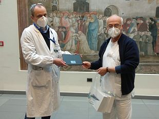 pazienti-videochiamano-i-familiari-grazie-ai-10-tablet-donati-da-file
