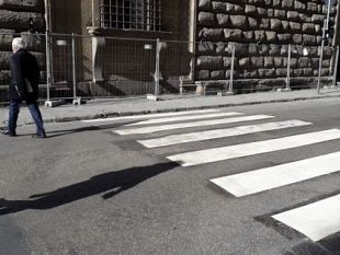 nuove-strisce-pedonali-in-centro-storico-troppo-pericolose-per-gli-autisti-del-bus