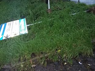 cascine-del-riccio-vento-fortissimo-cartelli-stradali-divelti