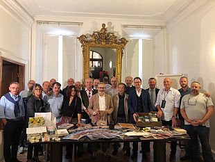 cassettai-fiorentini-la-storia-dei-gadget-turistici