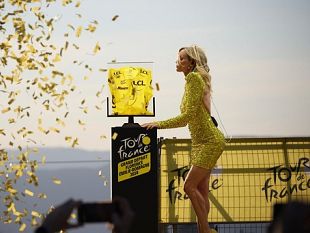 tour-a-firenze-le-foto-della-presentazione-delle-squadre