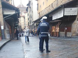 scantinato-vicino-a-ponte-vecchio-affittato-come-bed-and-breakfast