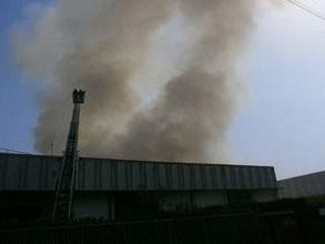 prato-nuovo-incendio-al-macrolotto-in-una-fabbrica-cinese