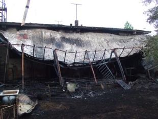 a906261558-incendio-in-una-falegnameria-a-pistoia