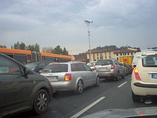 a910091447-cortei-migliaia-di-metalmeccanici-e-centinaia-di-studenti-in-piazza