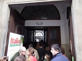 b211251833-primarie-del-centrosinistra-alle-ore-16-hanno-votato-in-2600000