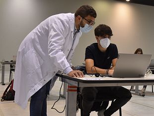 ausl-toscana-centro-giovani-volontari-per-supportare-prenotazioni-e-risposte-ai-tamponi