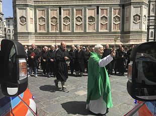 misericordia-di-firenze-nuove-ambulanze-sollevatore-donato-dalla-fiorentina