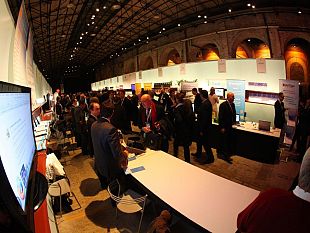 a911171954-google-bing-travel-e-yahoo-sul-palco-di-firenze