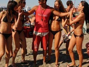 a707271900-vacanze-a-lido-di-camaiore-sexy-annusatrici-il-28-luglio-con-giulia-montanarini