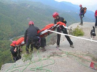 a807211357-parco-sicuro-la-collaborazione-tra-il-corpo-nazionale-del-soccorso-alpino-e-speleologico-del-club-alpino-italiano
