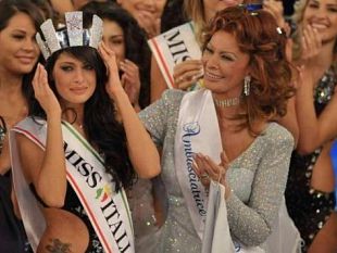 b109131909-miss-italia-al-lido-per-una-serata-dedicata-alle-miss-di-ieri-e-di-oggi