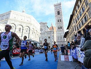 al-traguardo-hanno-chiesto-di-iscriversi-ad-asics-firenze-marathon-2019-sono-gia-1200