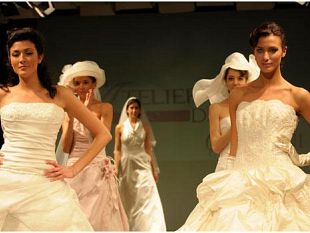 b212111513-in-toscana-spariscono-i-bambini-aumentano-gli-anziani-e-non-ci-si-sposa-piu