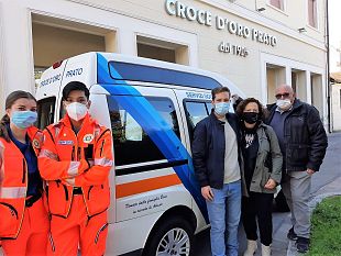 famiglia-dona-furgone-del-figlio-scomparso-alla-croce-doro