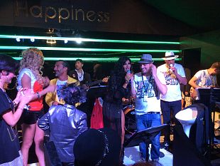 pitti-tra-vip-canzoni-e-ping-pong