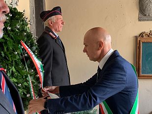 4-novembre-la-deposizione-della-corona-di-alloro-al-monumento