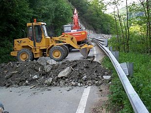 internet-in-toscana-120-milioni-per-i-100mega-buche-di-20-centimetri